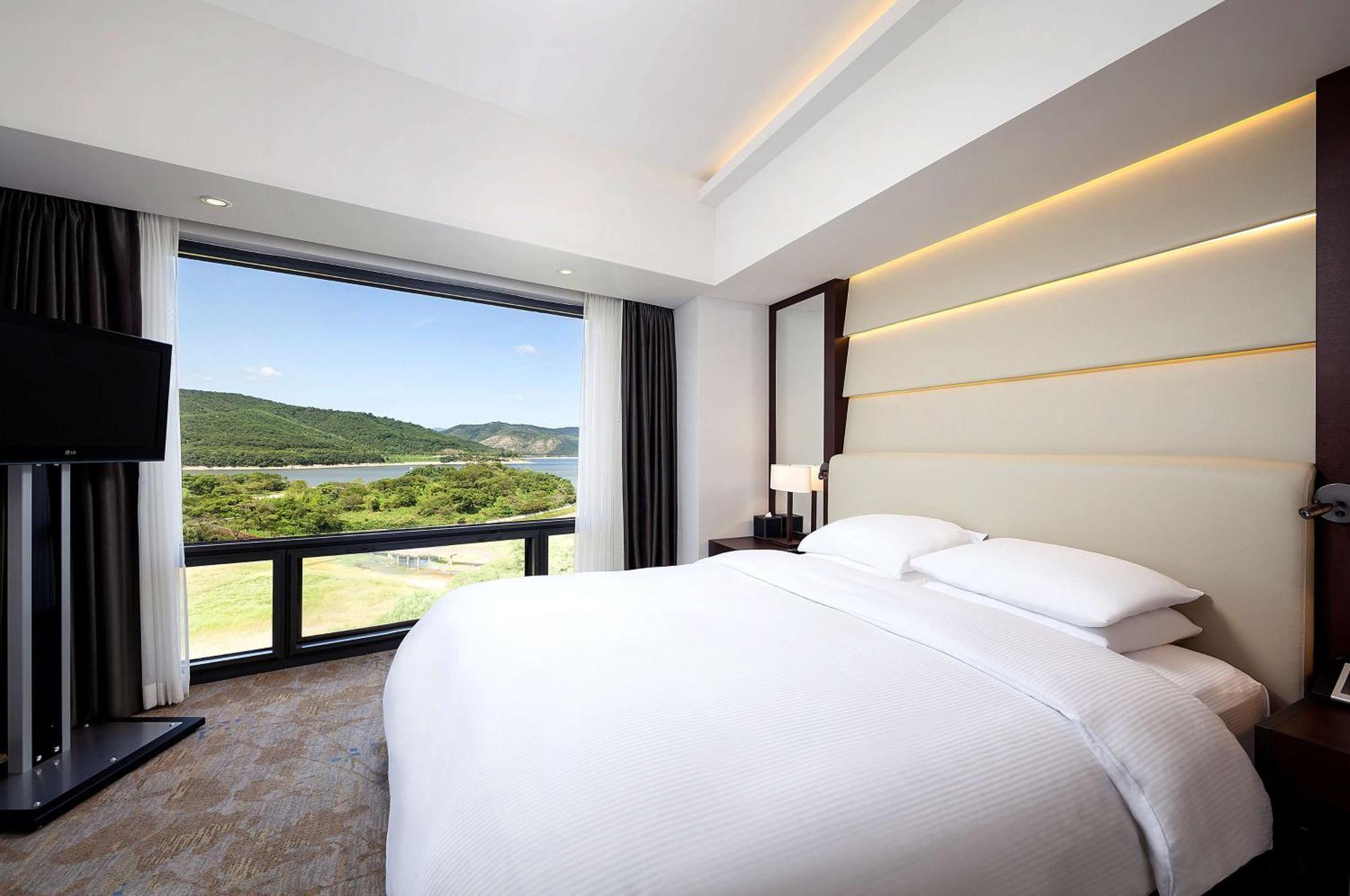 Hilton Gyeongju Hotel Exterior photo